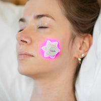 SUPERNOVA GLOV z etiu ładującym Kuracja punktowa LED na niedoskonałości –