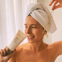 10 x Nawilżająca i regenerująca maska do włosów o charakterze emolientowym GLOV® (Copy) –