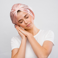 Czepek satynowy chroniący kręcone i stylizowane włosy przed tarciem i puszeniem GLOV® –