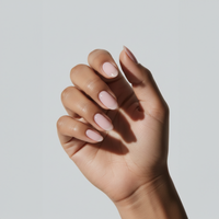 Klasyczny lakier Blushing Hour – lekki, jasnoróżowy odcień – 