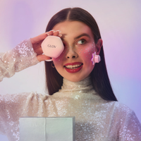 SUPERNOVA GLOV z etiu ładującym Kuracja punktowa LED na niedoskonałości – 